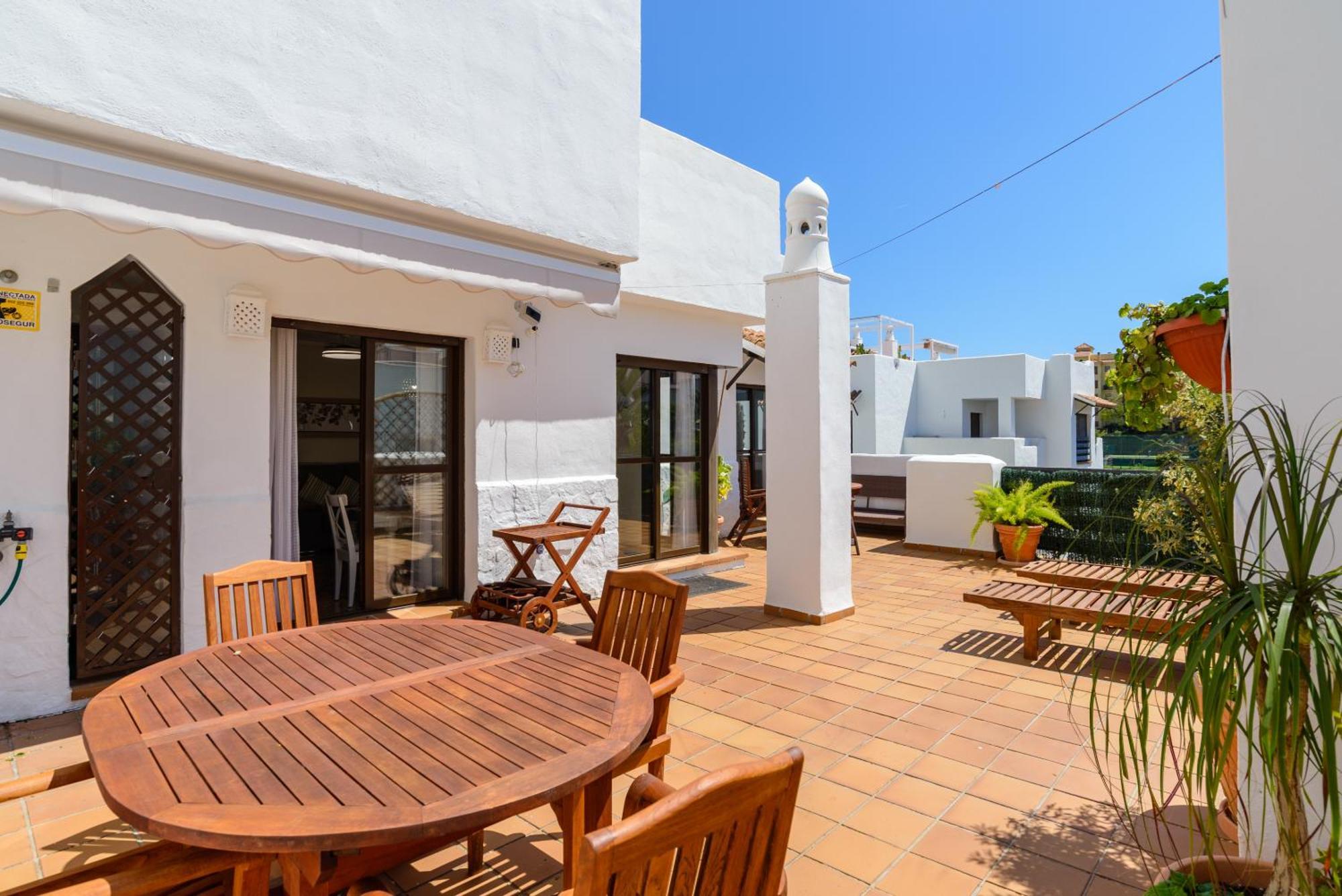 Golf Hills Bed & Breakfast Estepona Exterior photo
