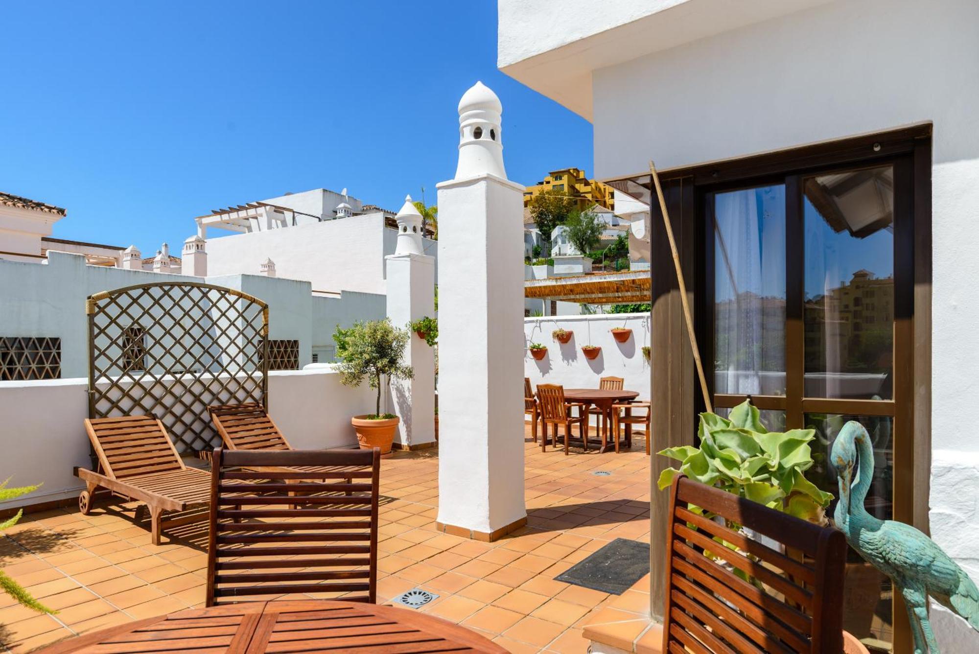 Golf Hills Bed & Breakfast Estepona Exterior photo