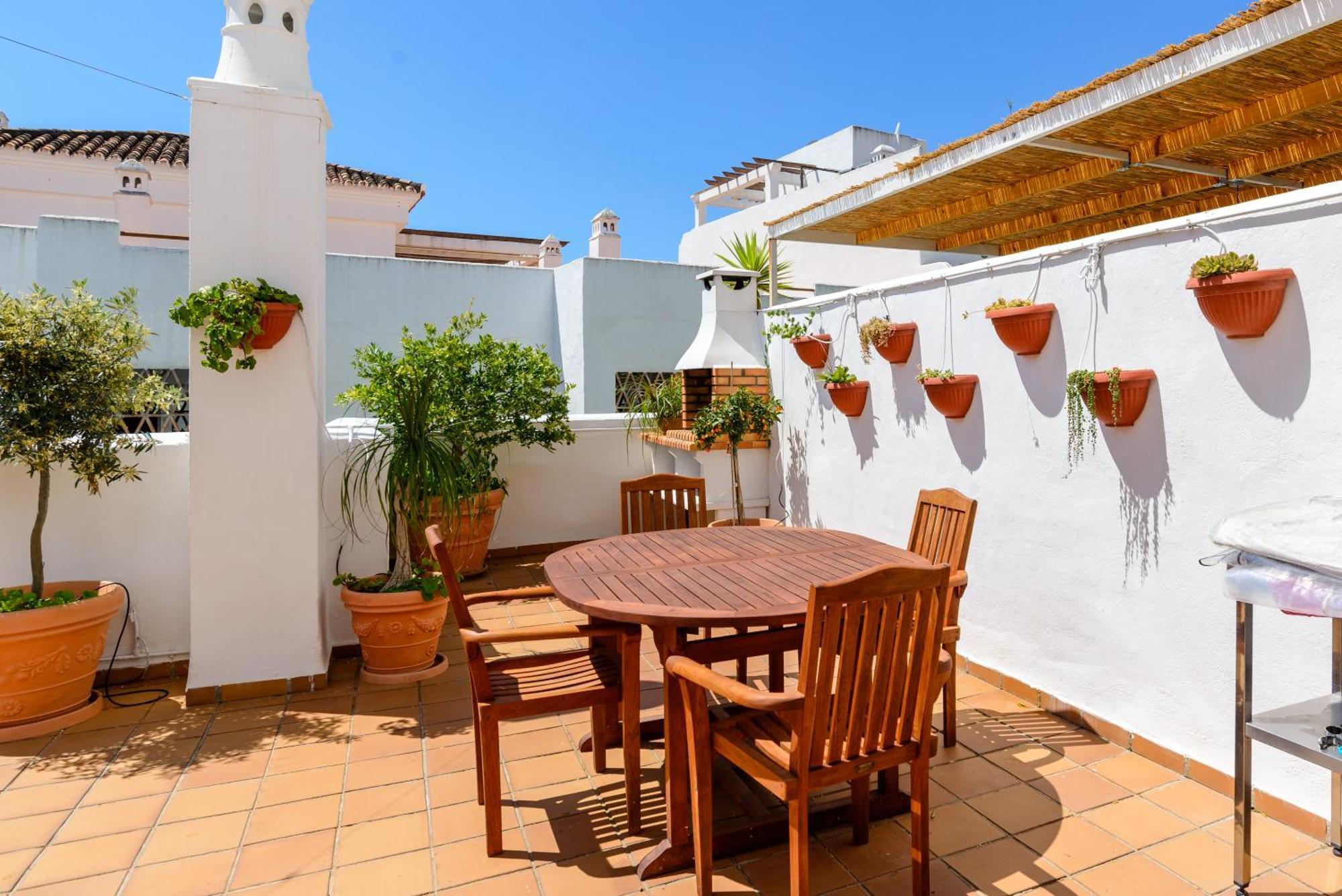 Golf Hills Bed & Breakfast Estepona Exterior photo