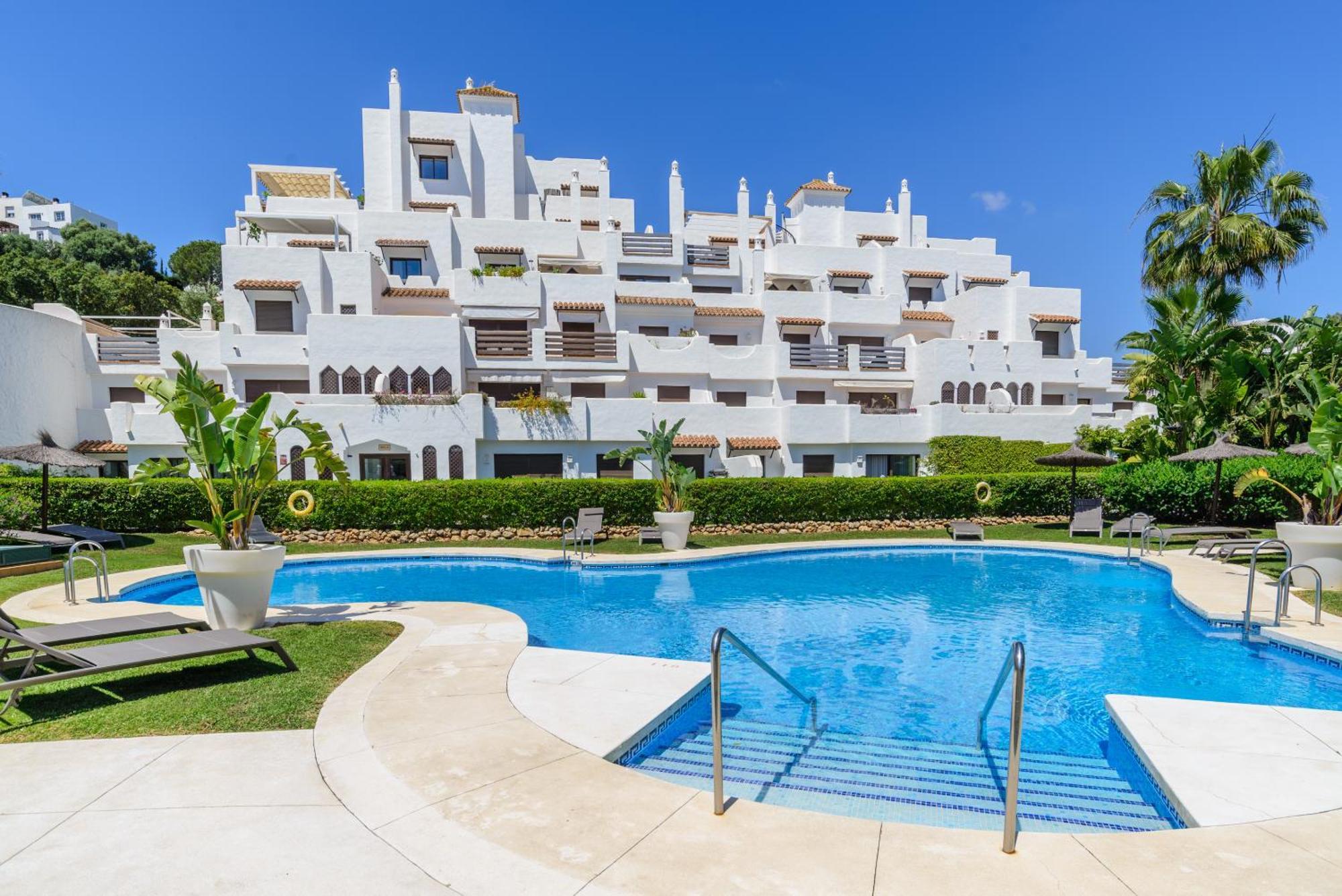 Golf Hills Bed & Breakfast Estepona Exterior photo